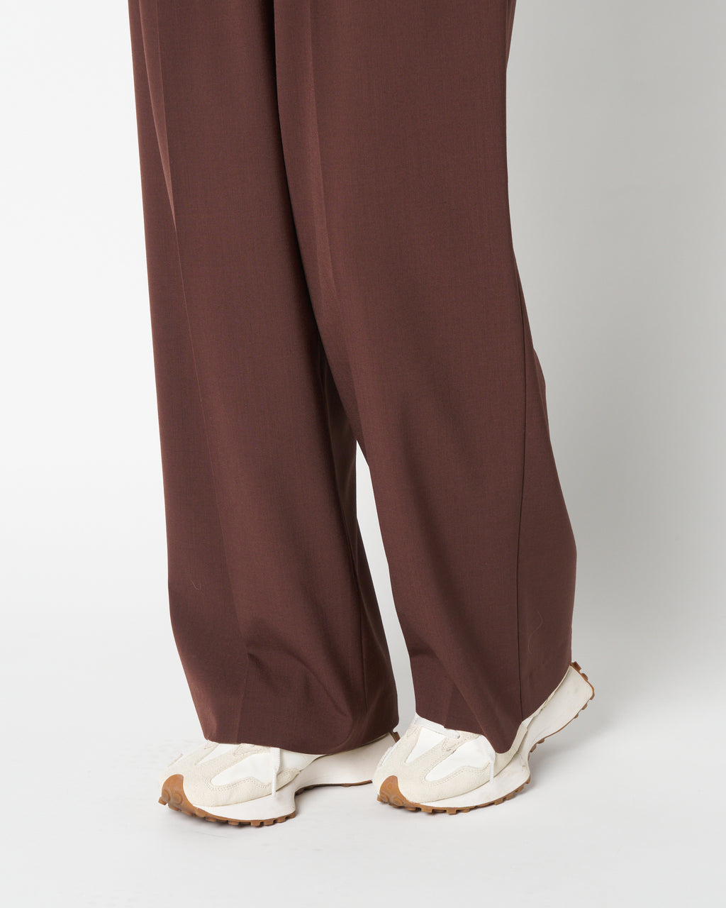 Waist logo slacks pants