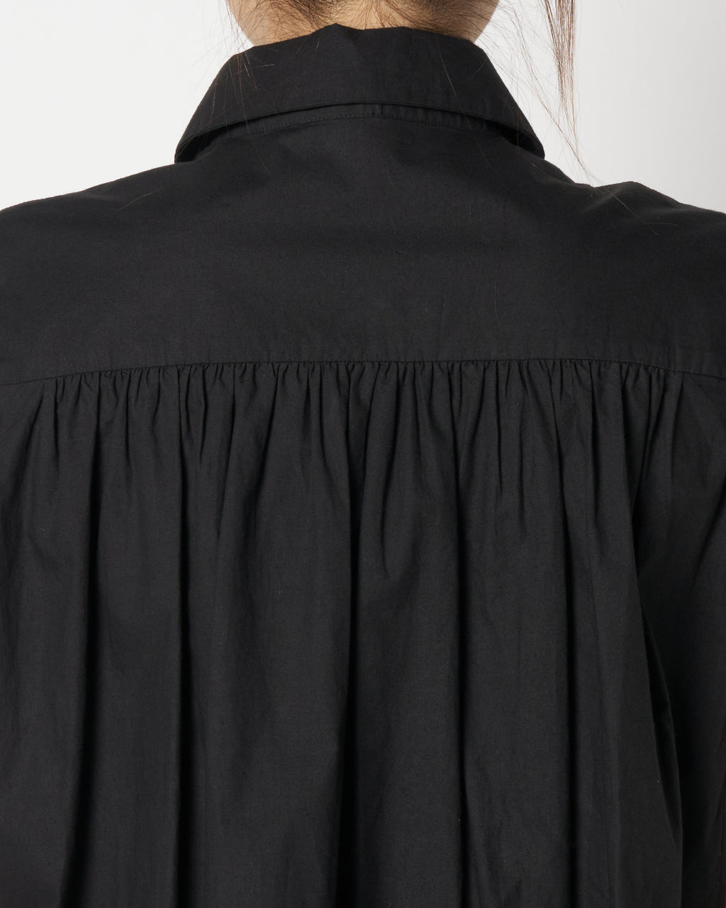 Lace sleeveless blouse