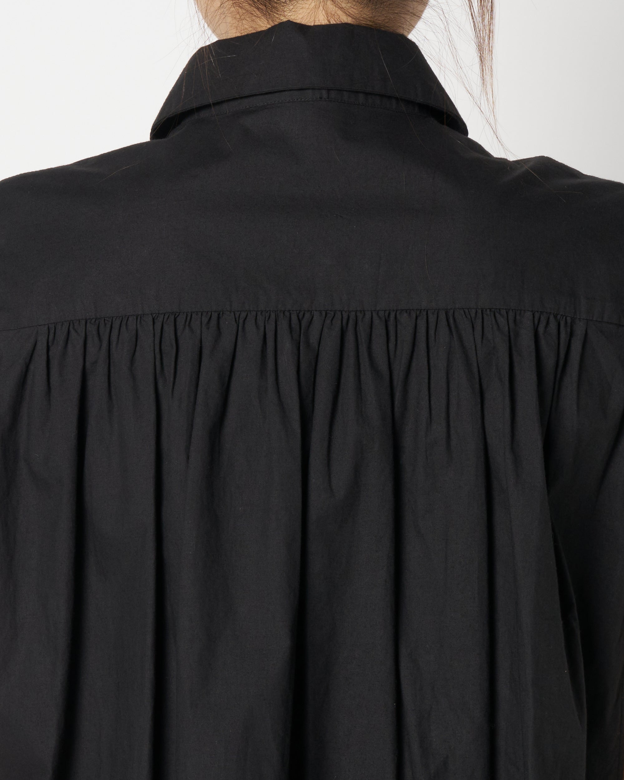 Lace sleeveless blouse