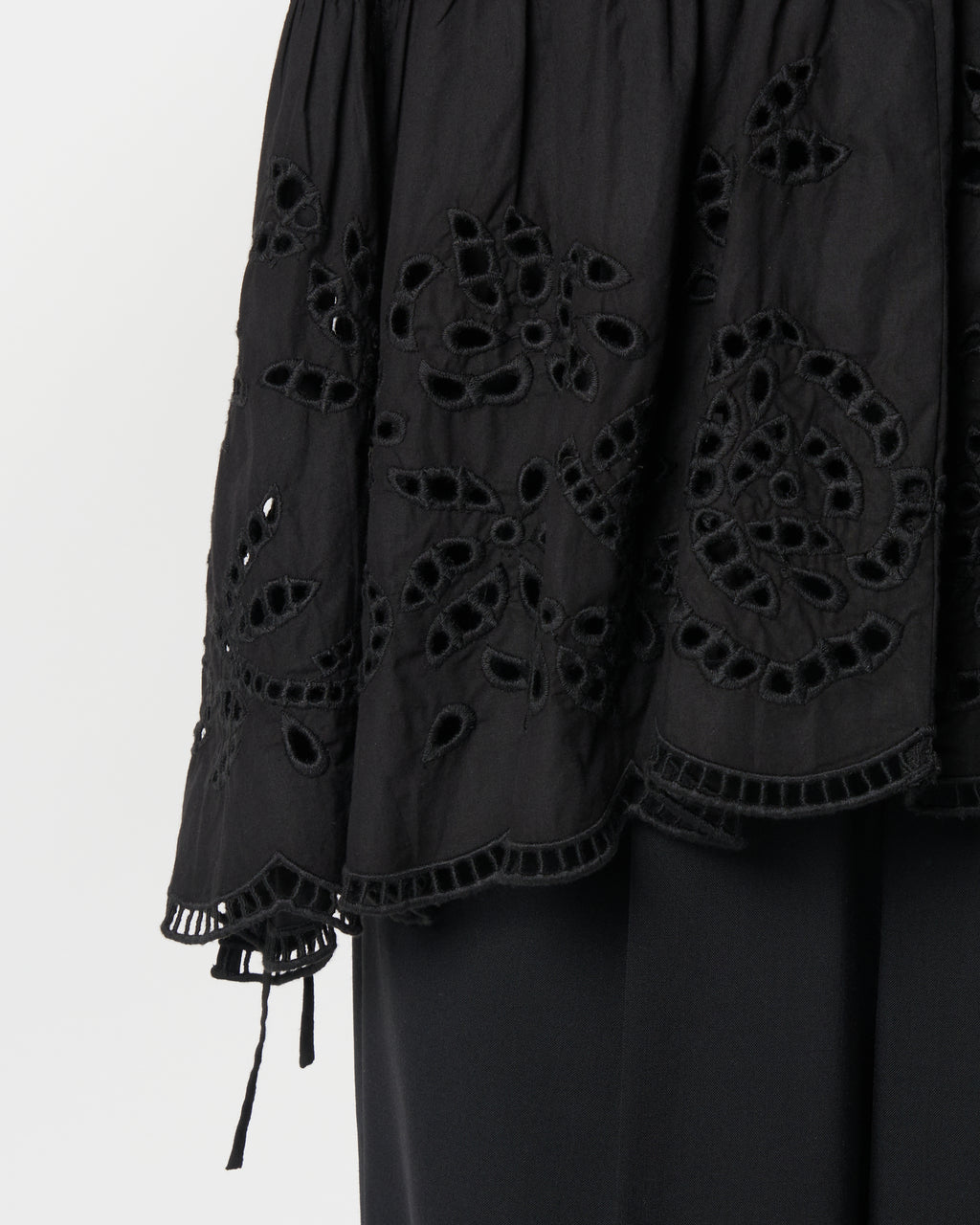 Lace sleeveless blouse