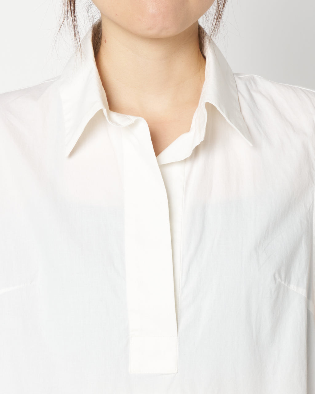 Lace sleeveless blouse