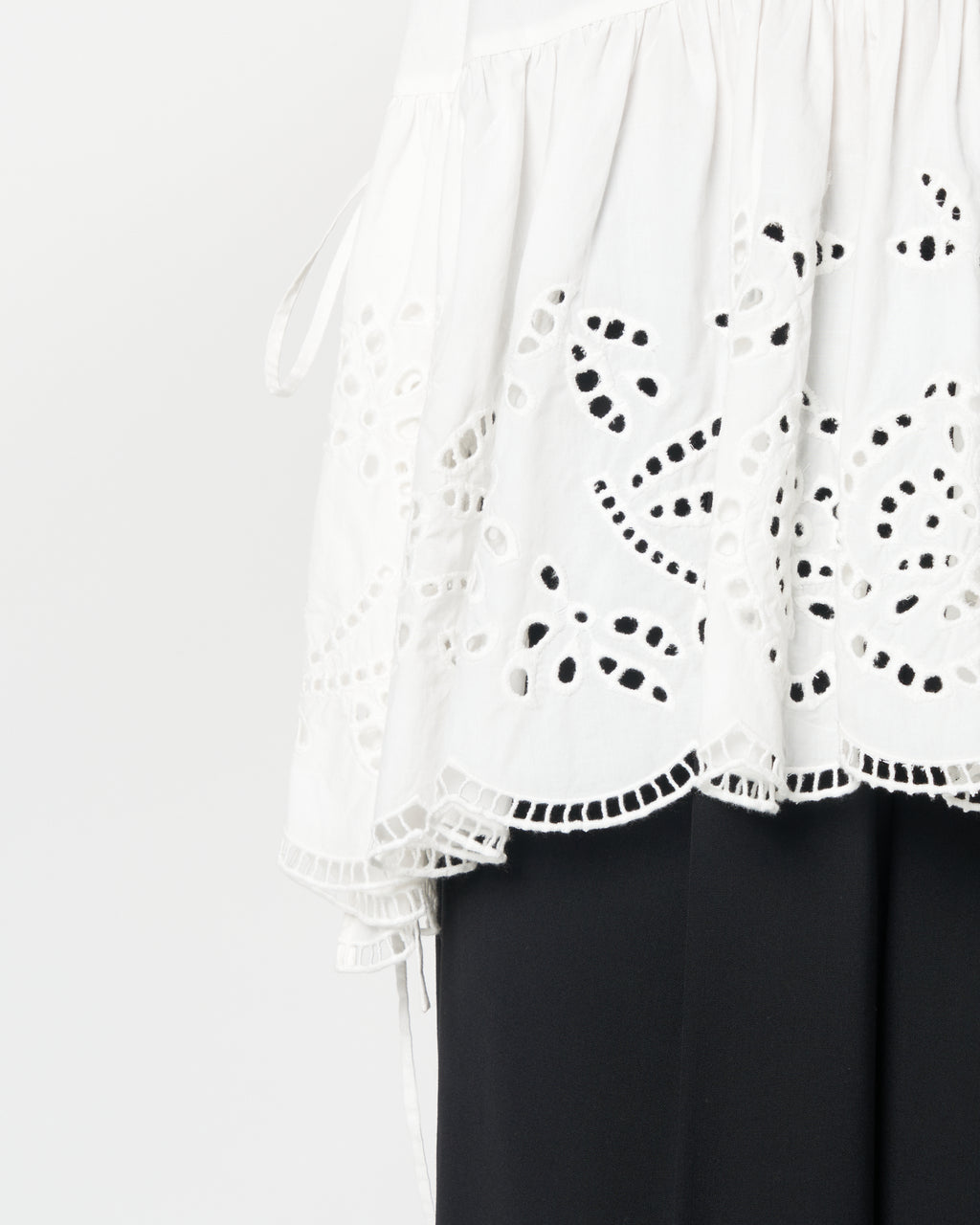 Lace sleeveless blouse