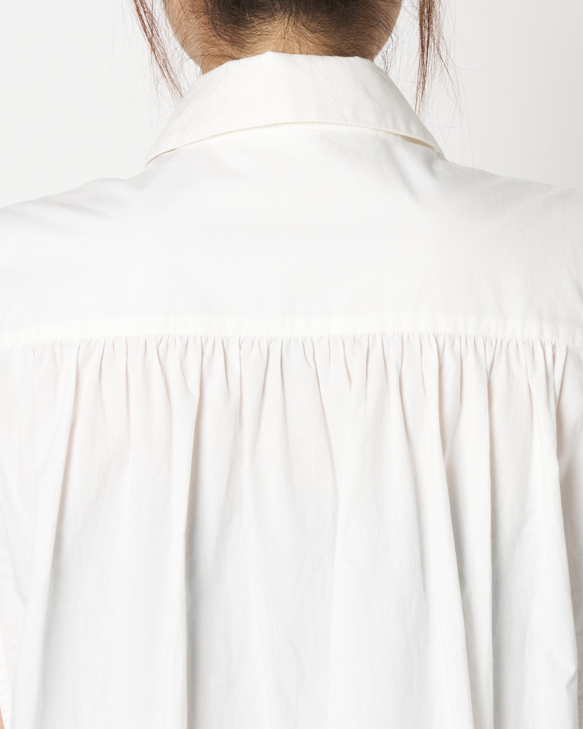 Lace sleeveless blouse