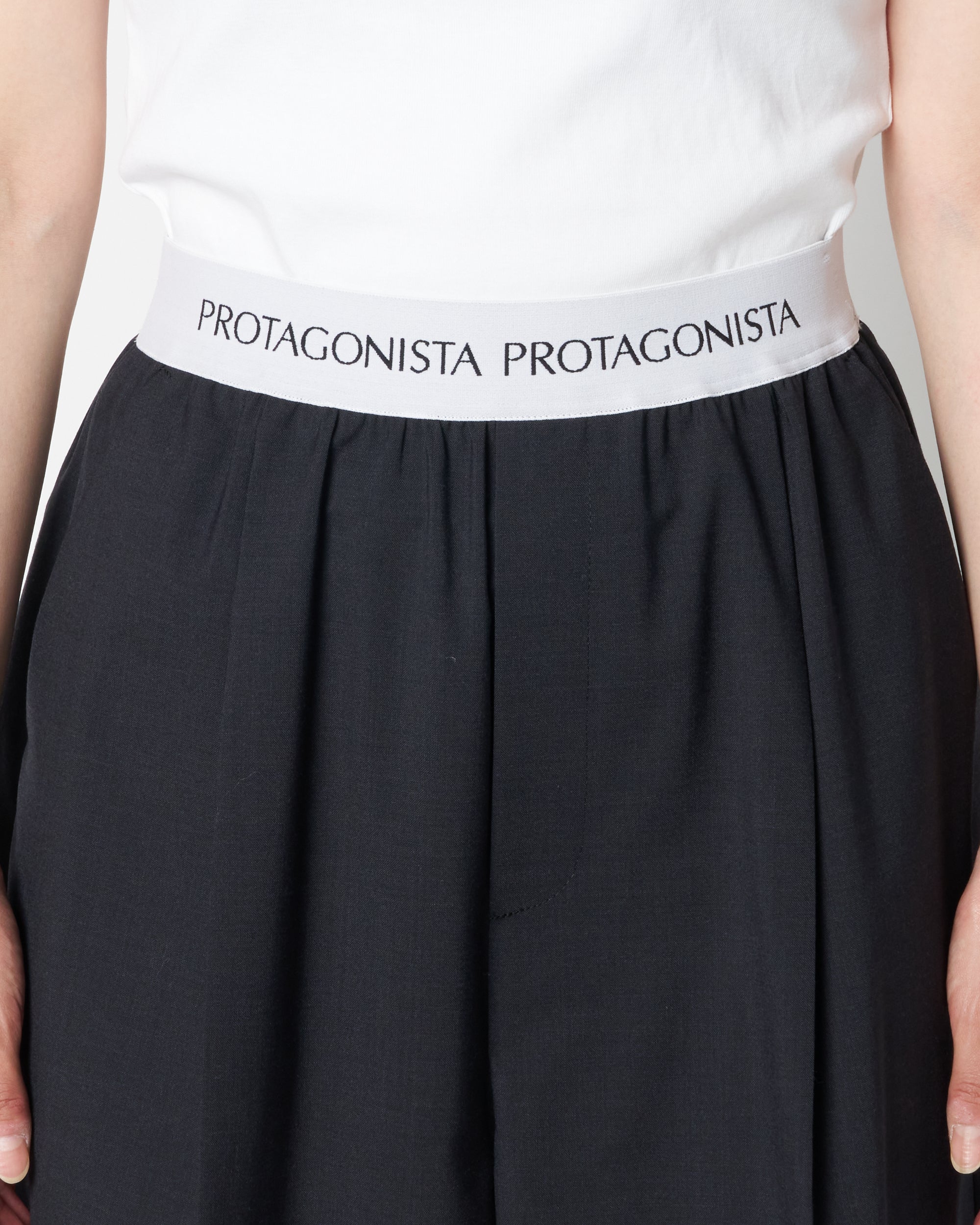 Waist Logo Half Pant