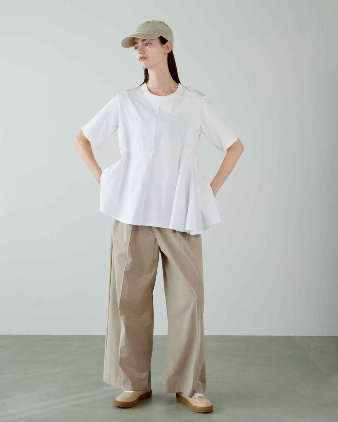 Waist logo wide slacks pants