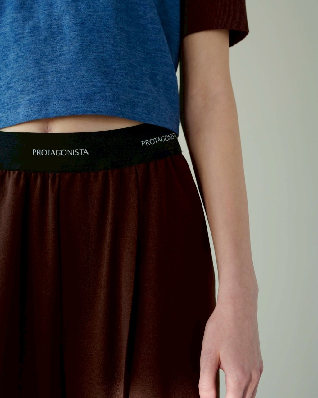 Waist logo slacks pants
